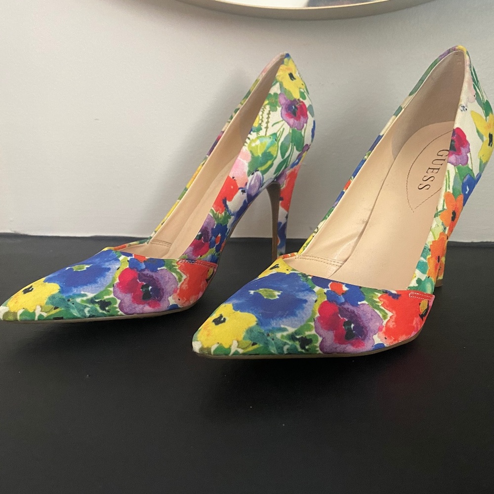 Guess 3"  Floral Heels - Size 9M